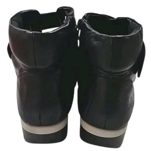 Aerosoles ~Woman Size 9M~ Black Leather Ankle Boots NEW!